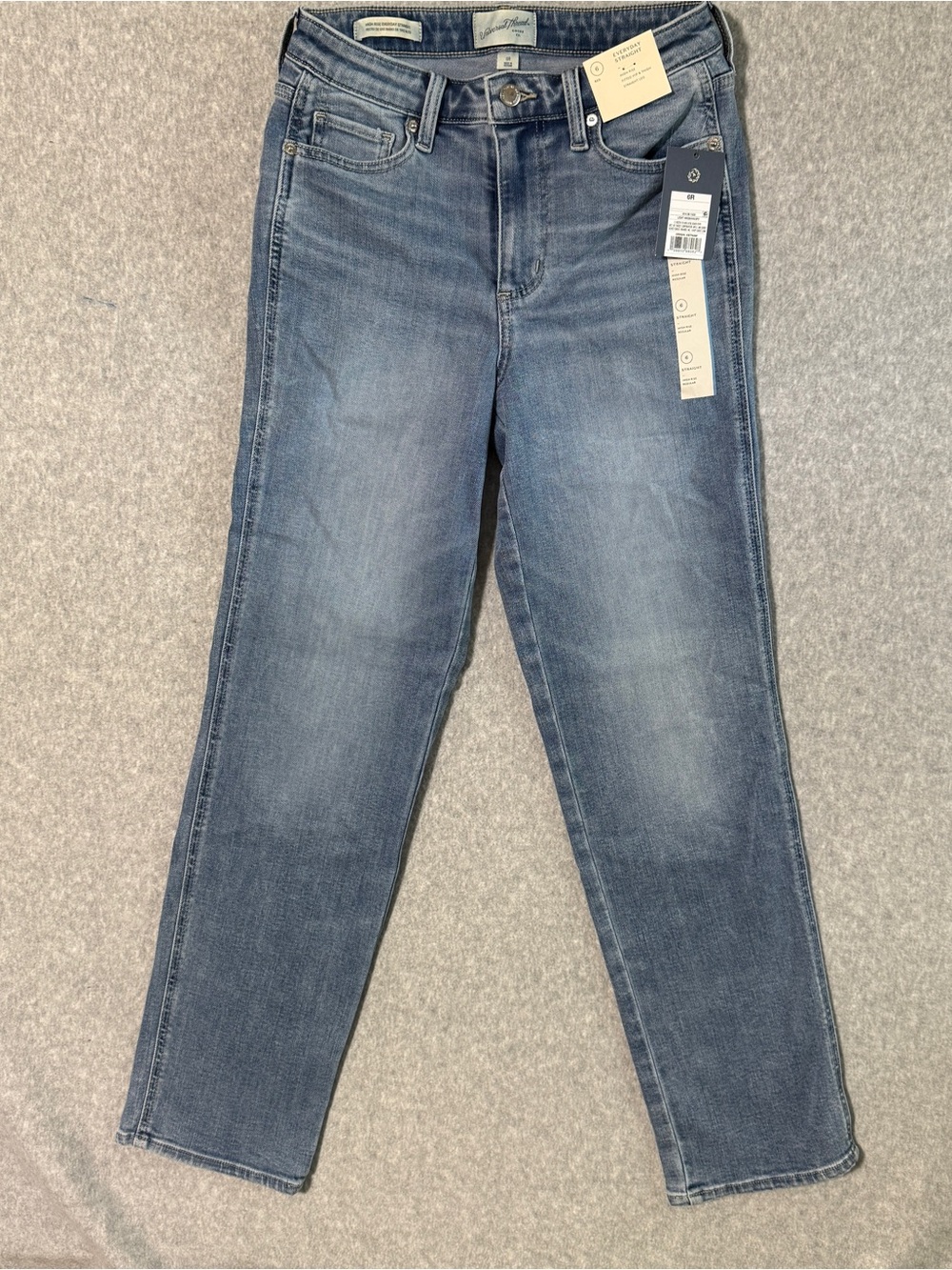 Universal Thread Straight Leg Jeans in Faded Blue Wash